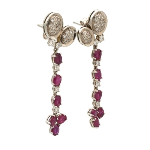 Pendientes largos de oro blanco con rubíes y diamantes - 0888 Pendientes largos realizados en oro blanco de 18k con dos formas o