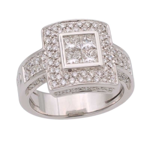 Sortija cuadrada de diamantes Sortija de oro blanco de forma cuadrada con una parte central de cuatro diamantes talla princesa y