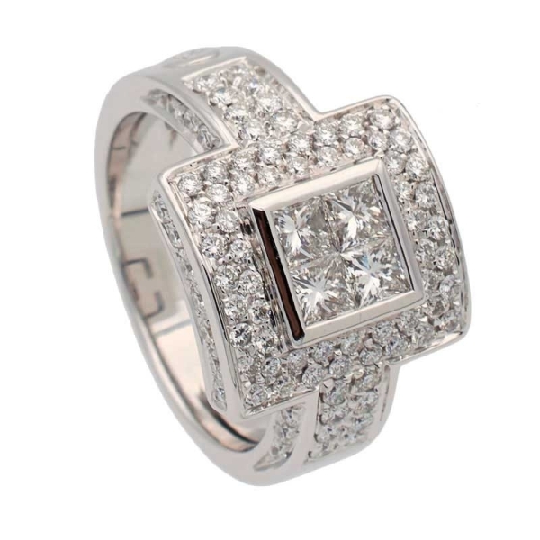 Sortija cuadrada de diamantes Sortija de oro blanco de forma cuadrada con una parte central de cuatro diamantes talla princesa y