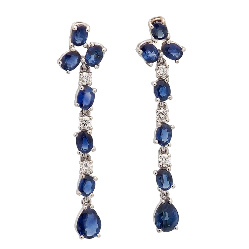 Pendientes oro blanco con brillantes y zafiros Pendientes en oro blanco con un diseño colgante delicado, engastados con 14 zafir