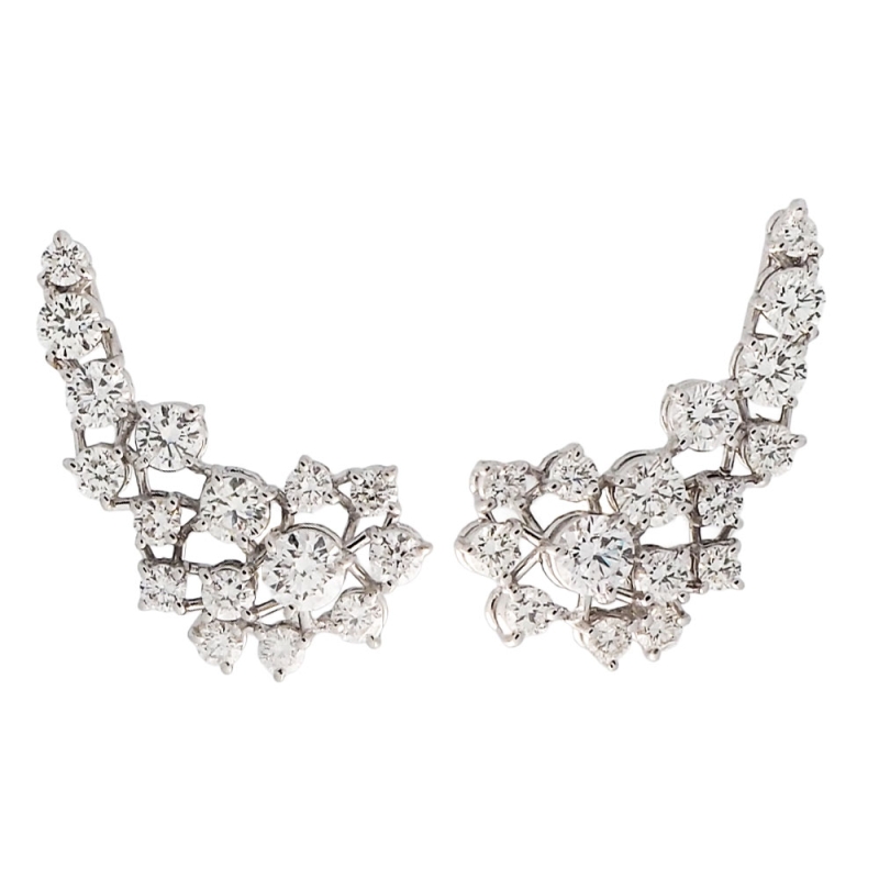 Pendientes trepadores de oro blanco con brillantes Pendientes trepadores en oro blanco con diseño curvo y elegante, engastados c